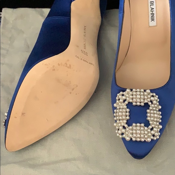 Manolo Blahnik Hangisi Pearl Satin Pumps - Picture 4 of 9